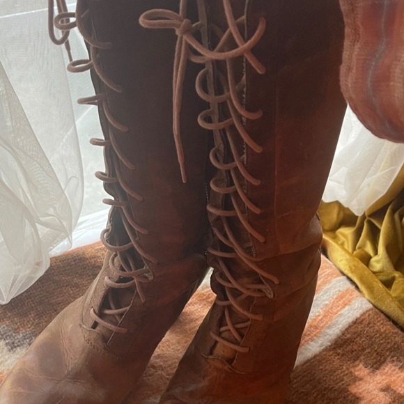 SOLD. Vintage Frye Villager lace up - Picture 4 of 8